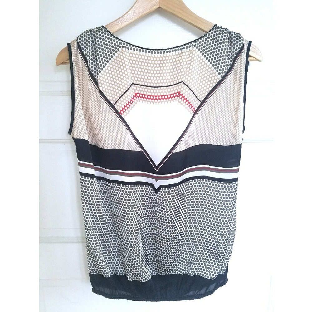 NWT Max Studio Geometric Sleeveless Top